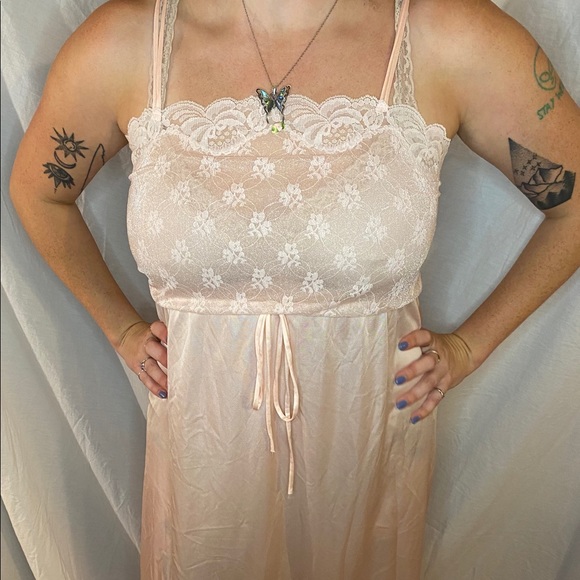 Vintage nightgown - Picture 2 of 2